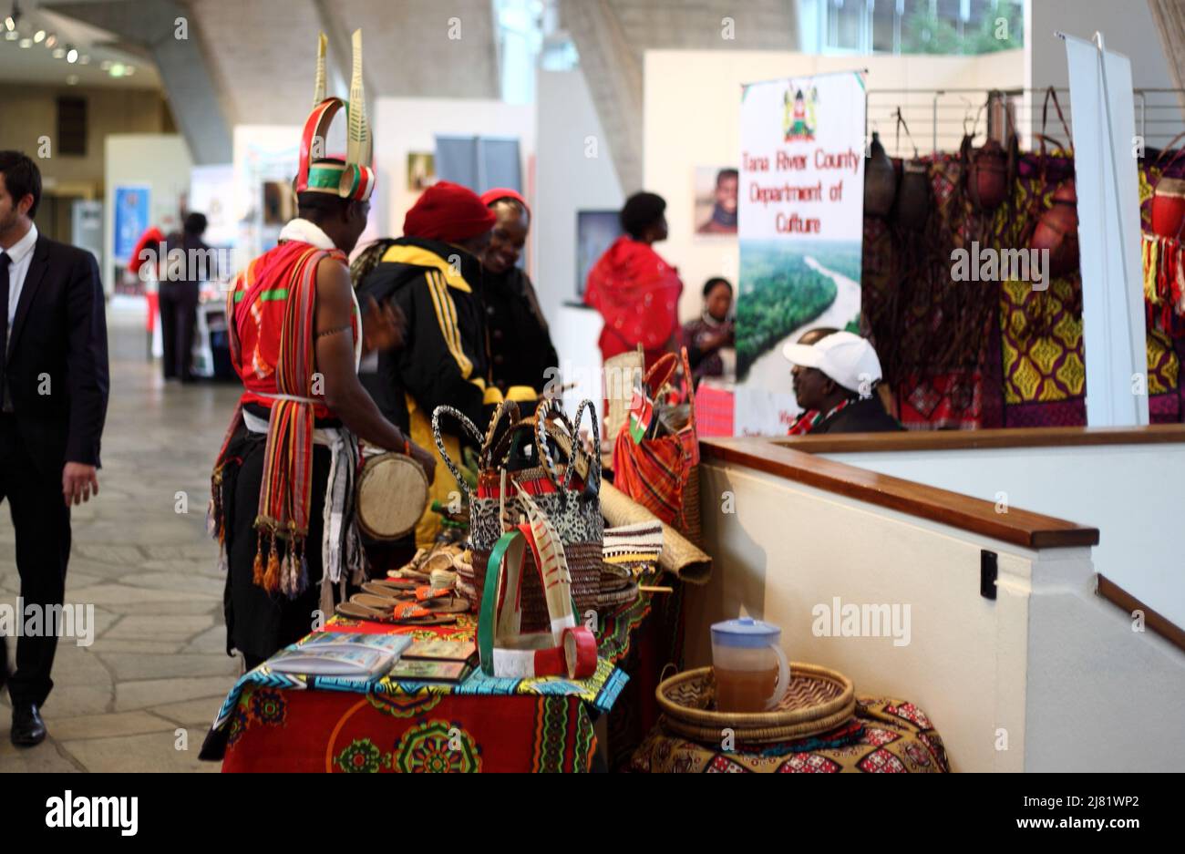 Evènement culturel à l'Unesco : stand d'artisanat traditionnel afrricain Foto Stock