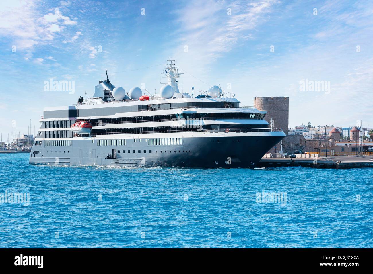 Nave da crociera nel porto di Rodi, Grecia Foto Stock