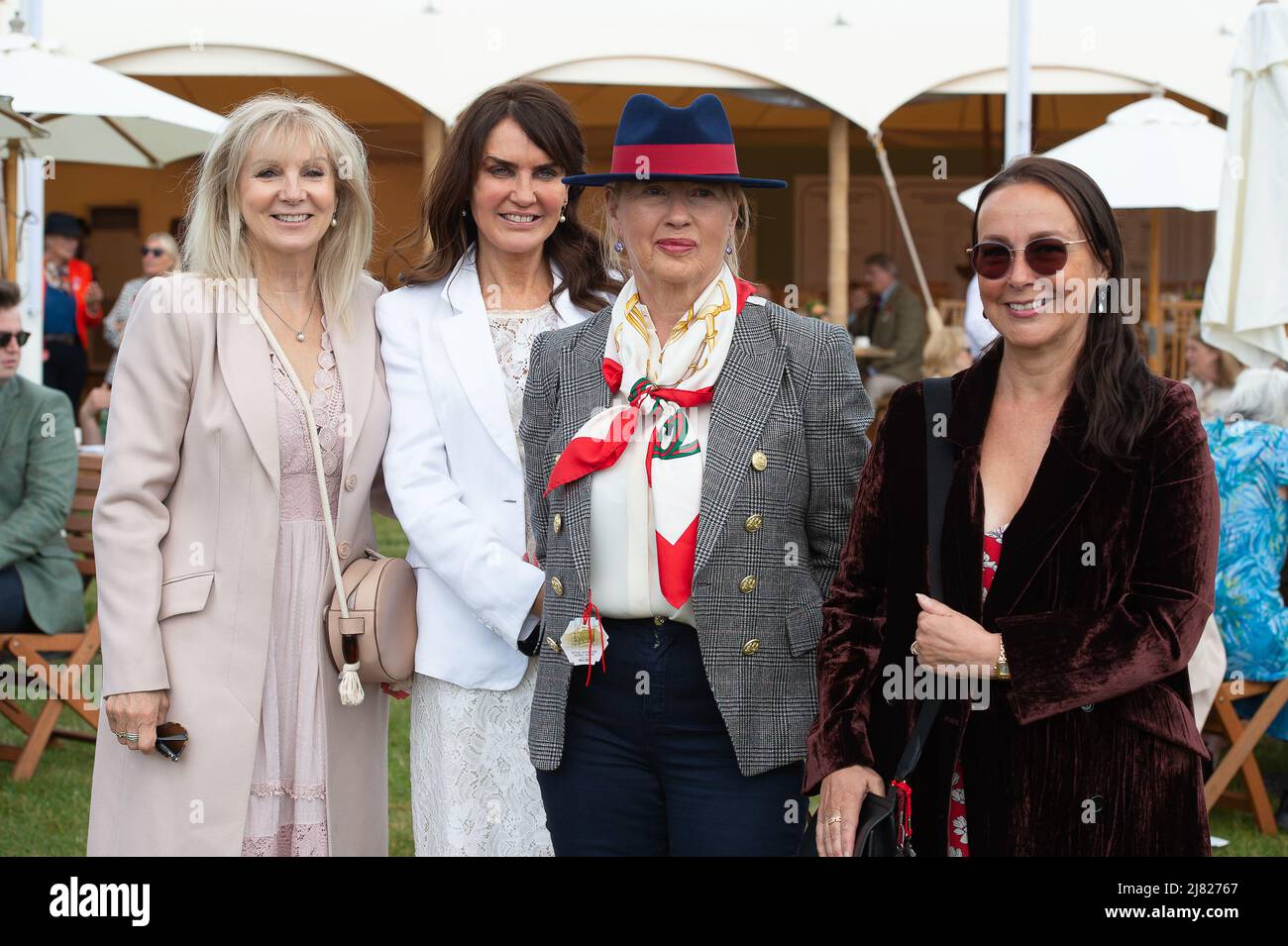 Windsor, Berkshire, Regno Unito. 12th maggio 2022. Il sole splende come concorrenti e gli ospiti hanno goduto la prima giornata del Royal Windsor Horse Show allestito nei giardini privati del Castello di Windsor. Credit: Maureen McLean/Alamy Live News Foto Stock