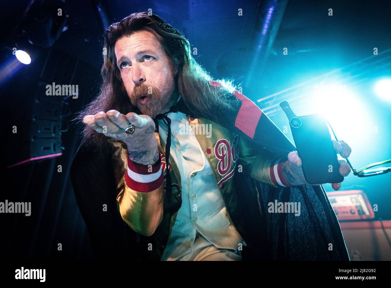Aquile di Death Metal frontman Jesse Hughes in esecuzione dal vivo nel 2021 Foto Stock