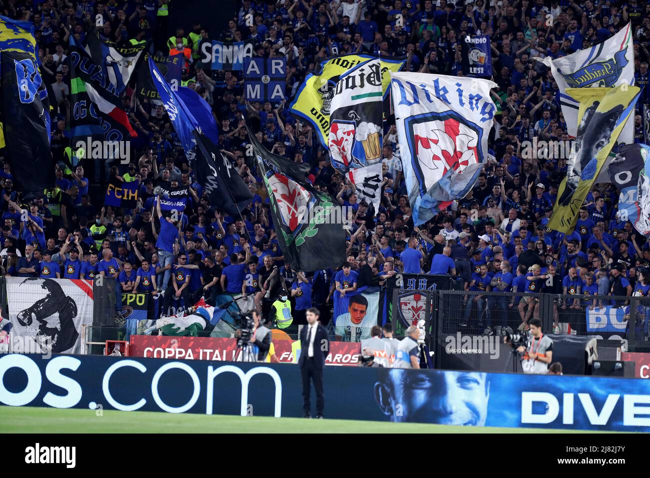 I tifosi del FC Internazionale sono stati visti durante la finale della Coppa Italia tra Juventus FC e FC Internazionale allo Stadio Olimpico il 11 maggio 2022 a Roma. Foto Stock