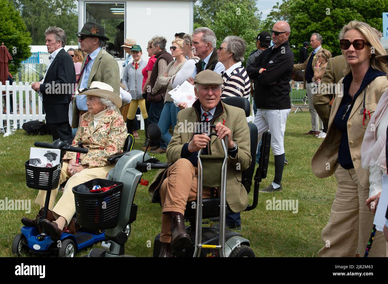 Windsor, Berkshire, Regno Unito. 12th maggio 2022. Era una giornata intensa e il sole splindeva il primo giorno del Royal Windsor Horse Show, allestita nei giardini privati del Castello di Windsor. Credit: Maureen McLean/Alamy Live News Foto Stock