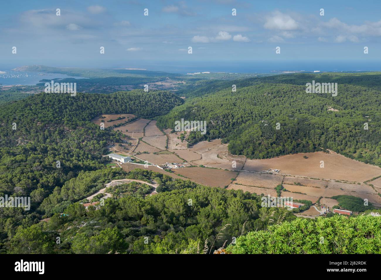 Vista panoramica della campagna Menorcan dal punto di osservazione El Toro, comune di es Mercadal, Minorca, Spagna Foto Stock