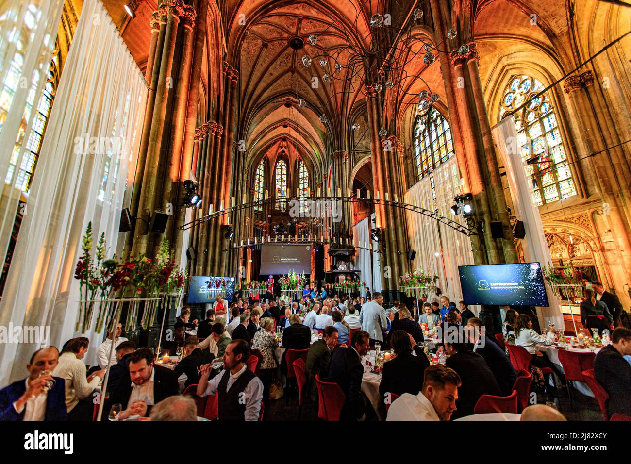 2022-05-12 17:04:45 DEN BOSCH - la sala da pranzo durante la presentazione degli scudi del Campionato d'Oro durante la cena del Campionato. È la prima volta che i premi vengono assegnati al miglior giocatore e al miglior talento della Kitchen Champion Division. ANP LEVIN DEN BOER olanda out - belgio out Foto Stock