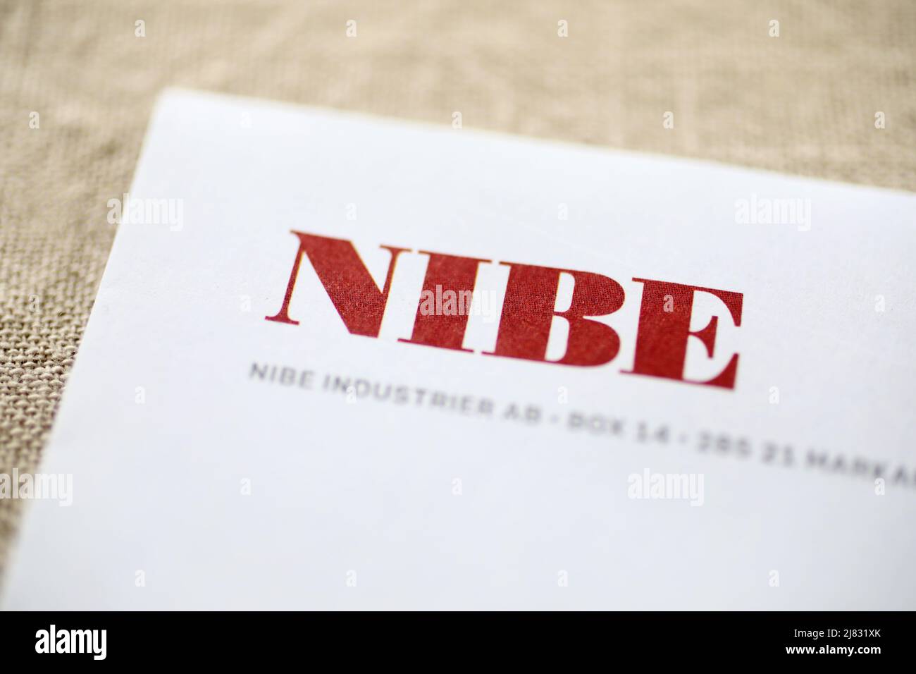 Nibe Industrier AB, scritto dalla società NIBE, è un gruppo svedese quotato con una presenza globale. L'azienda sviluppa, produce e vende soluzioni energetiche per sistemi di raffreddamento e riscaldamento per immobili, industrie e infrastrutture. Foto Stock