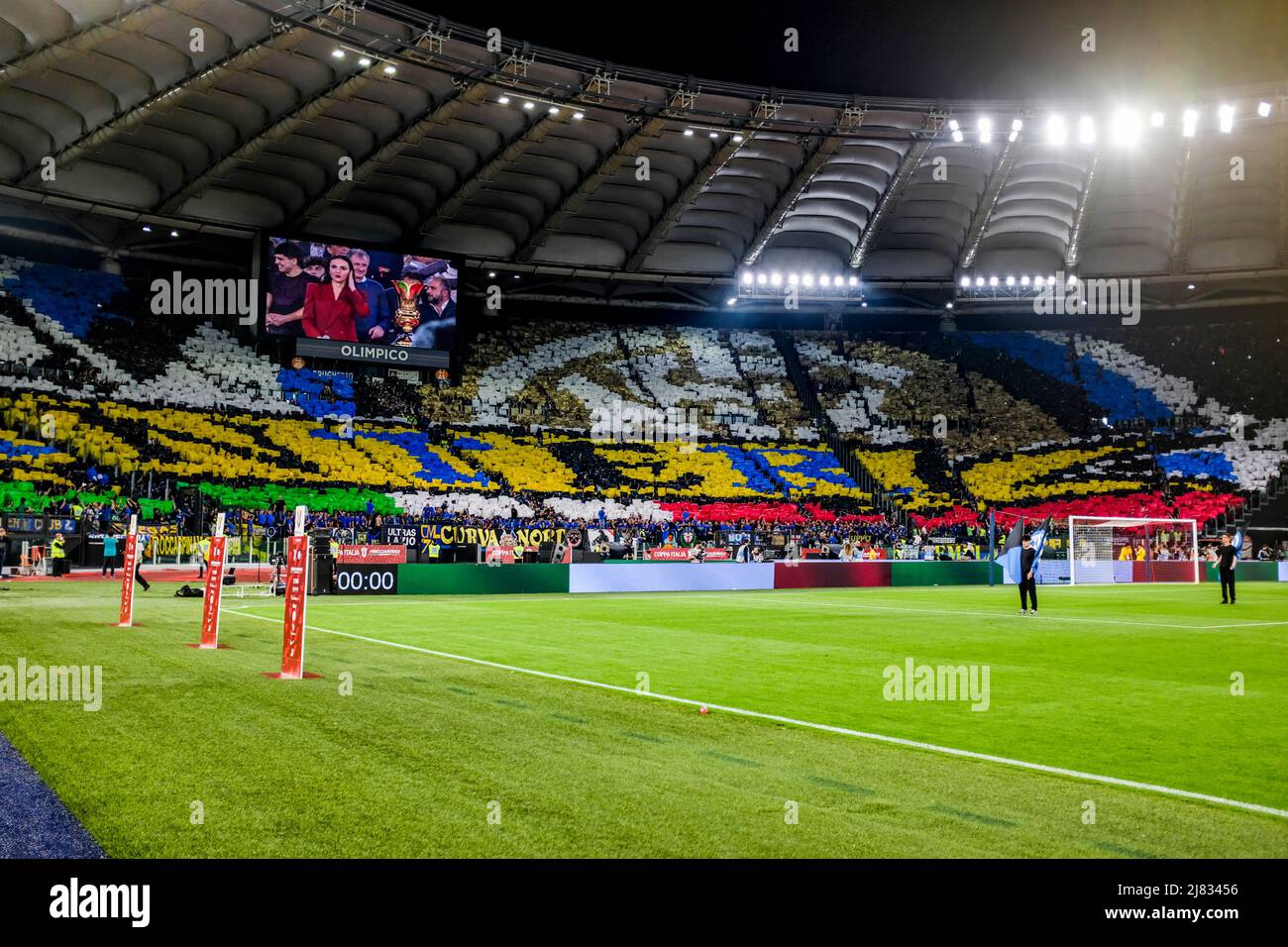 Coreografia intercurva durante la finale della Coppa Italia tra Juventus e  Inter allo Stadio Olimpico di Roma, centro Italia, il 11 maggio 2022 Foto  stock - Alamy