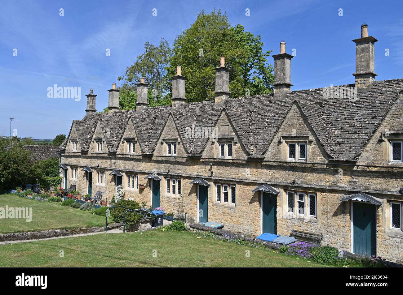 Le 17th almshouses secolo nella città di Oxfordshire di Chipping Norton sono state date da Henry Cornish, un mercer nella città. Foto Stock
