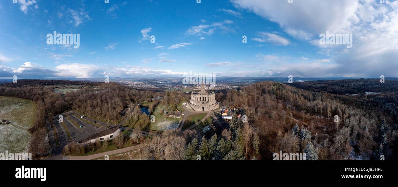 Panorama shot, drone photo, drone shot, grandangolo, monumentale edificio Herkules, Bergpark Bad Wilhelmshoehe, Kassel, Assia, Germania Foto Stock