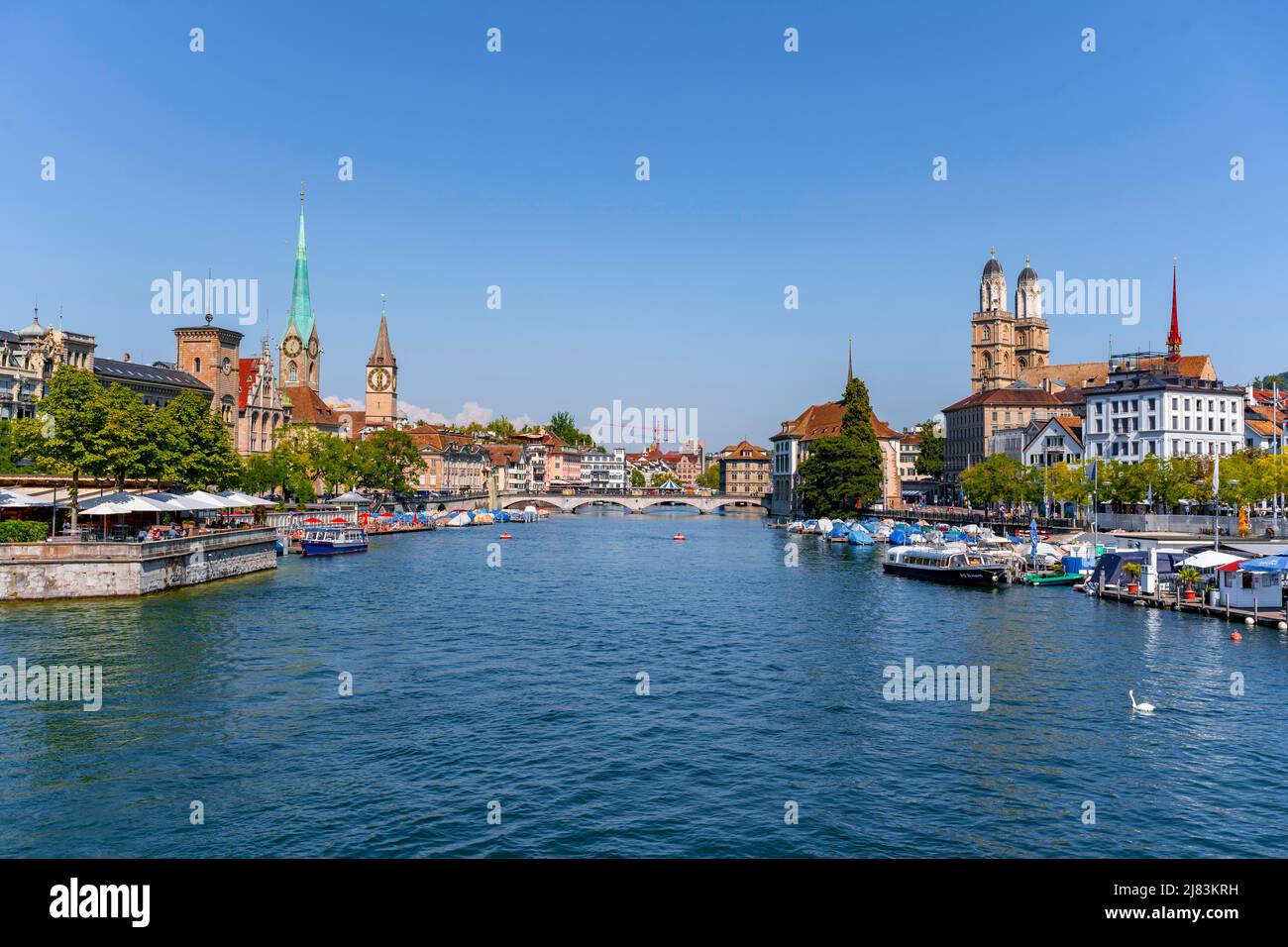 Panorama della città, Fraumuenster, Grossmuenster, Limmat, Città Vecchia di Zurigo, Svizzera Foto Stock