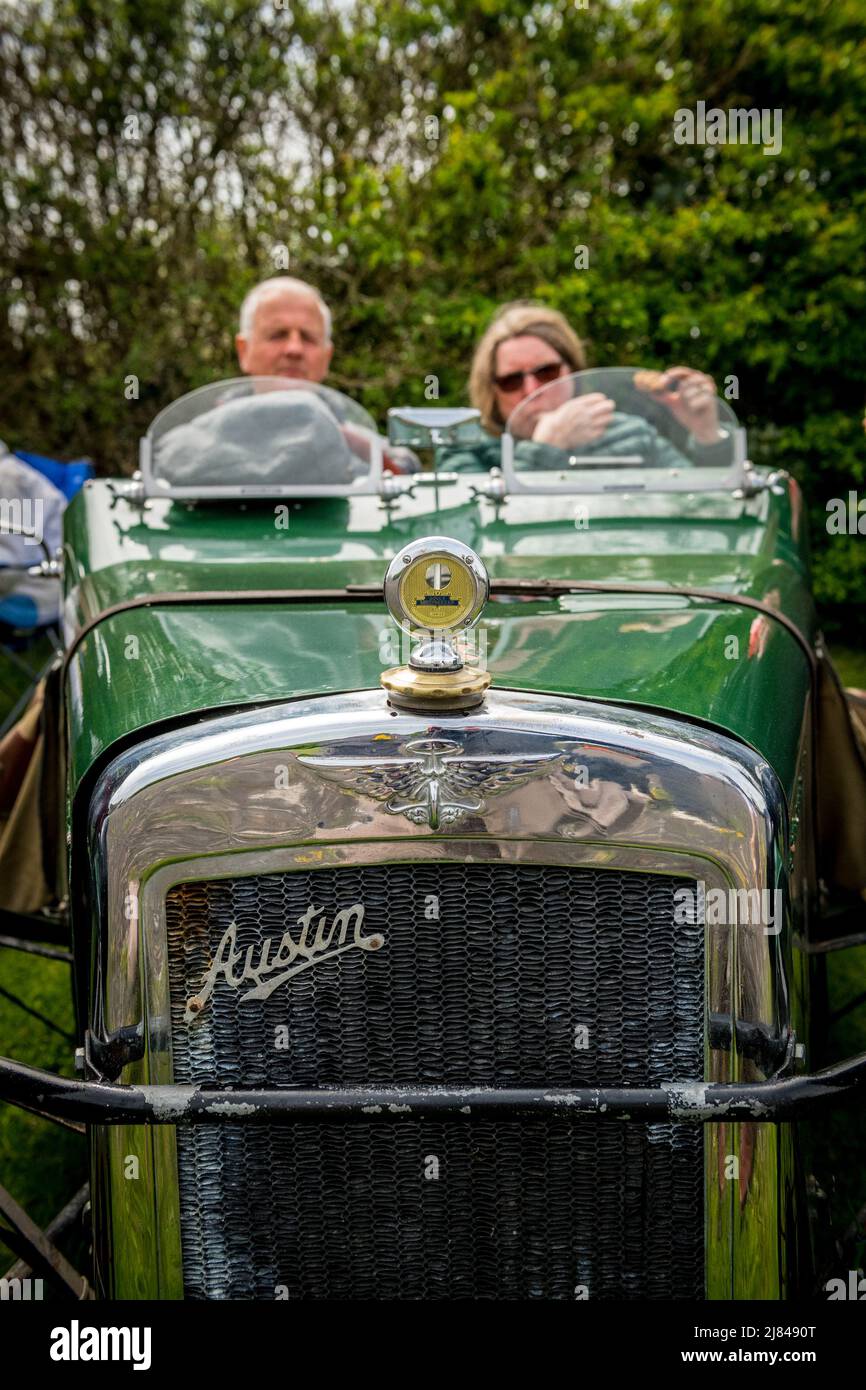 I soci del club automobilistico Pre War Austin 7 partecipano al tour "Century of Sevens Celebration" intorno al Derbyshire Dales. Foto Stock