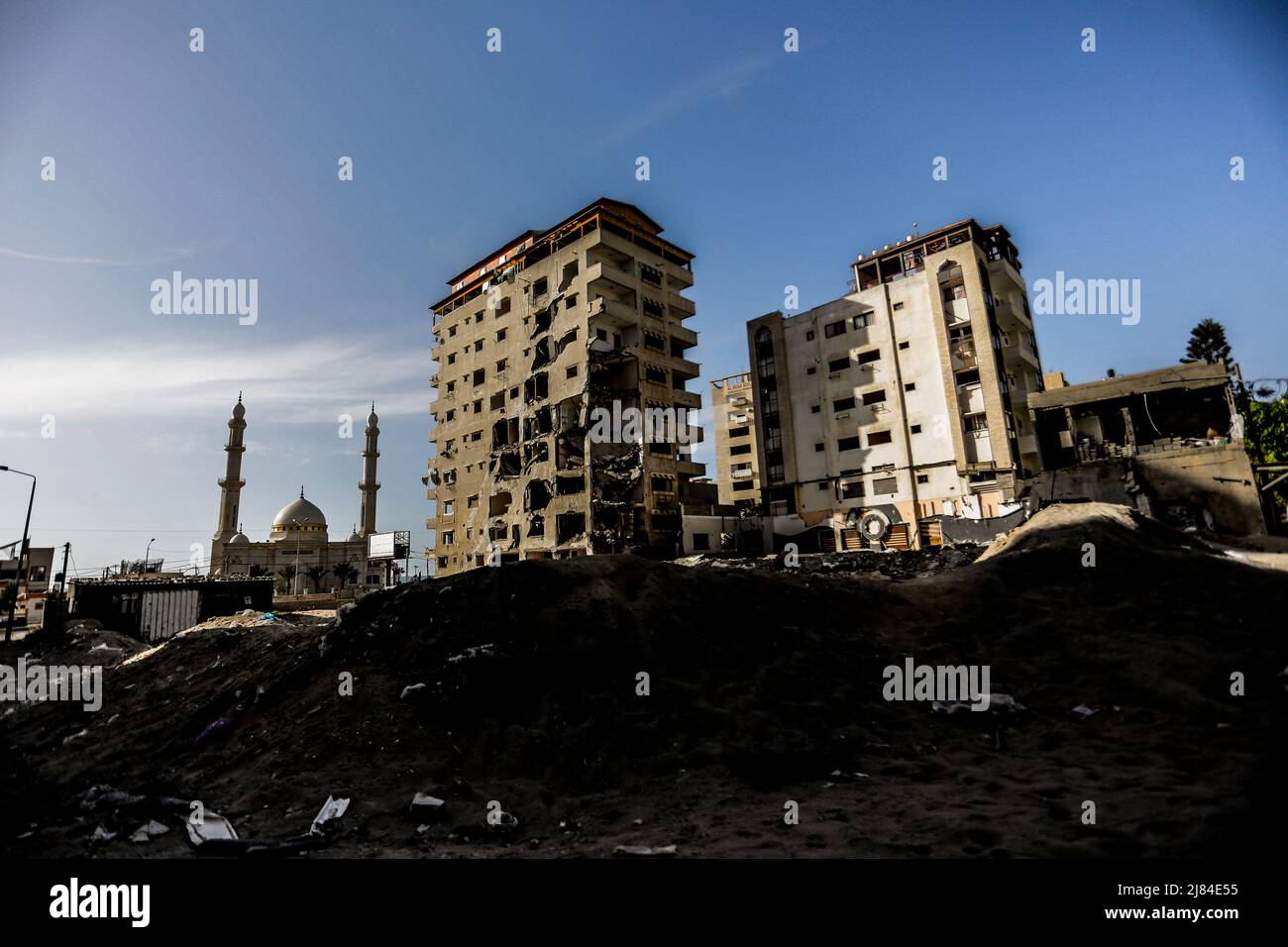 10 maggio 2022, Città di Gaza, la striscia di Gaza, Palestina: Un'immagine catturata mostra il sito della Torre Hanadi nel primo anniversario del conflitto del 2021 maggio tra Israele e Hamas, nella città di Gaza. (Credit Image: © Mahmoud Issa/Quds Net News via ZUMA Press Wire) Foto Stock