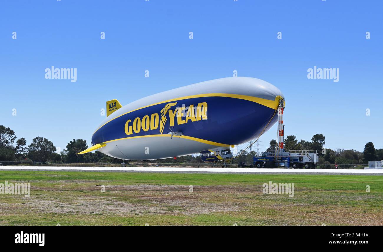 CARSON, CALIFORNIA - 11 MAGGIO 2022: La Goodyear Airship Operations, aperta nel gennaio 1968, è attualmente sede di Wingfoot One. Foto Stock