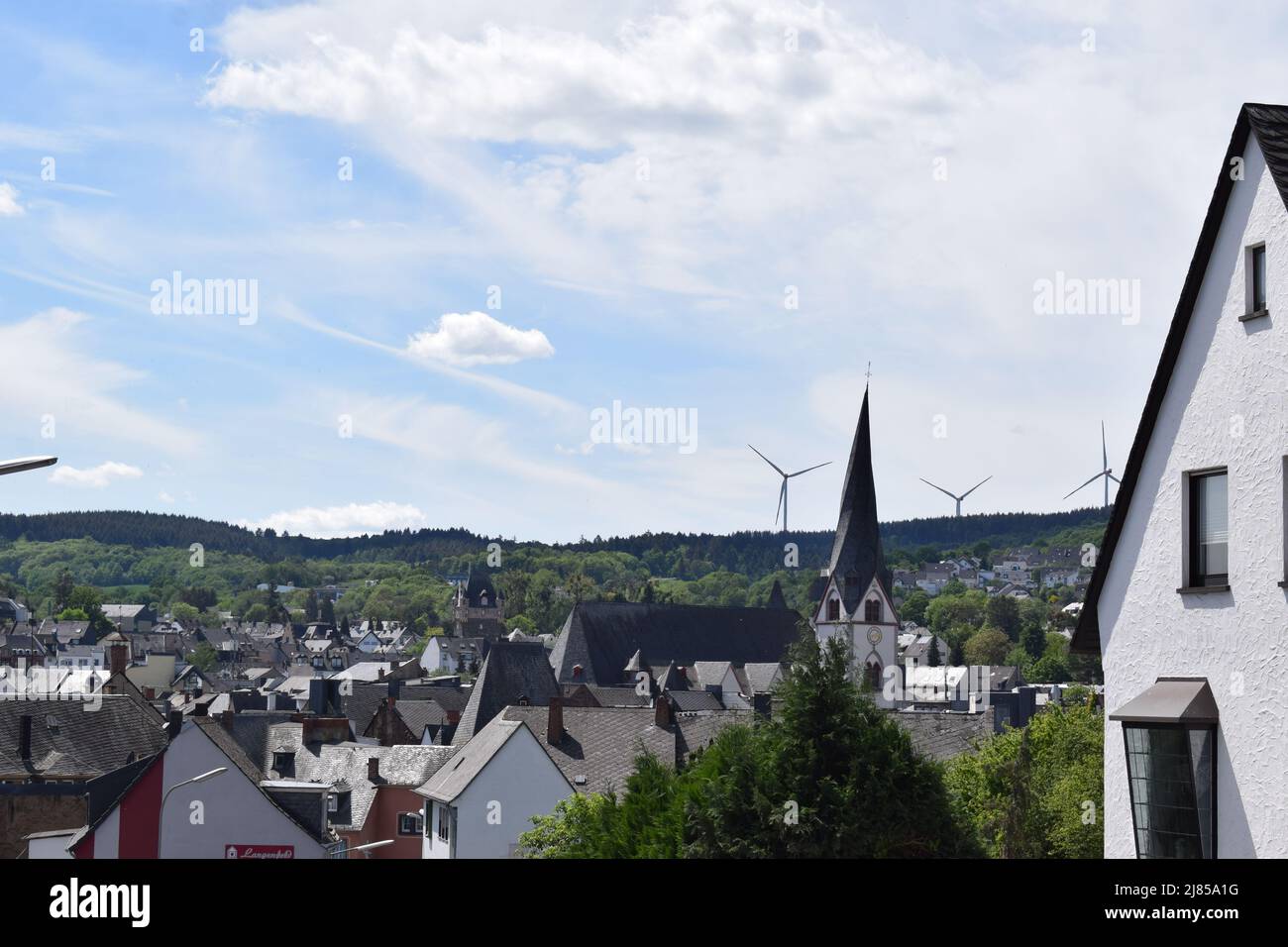 Vista sul centro storico di Mayen con il woter intrecciato Foto Stock