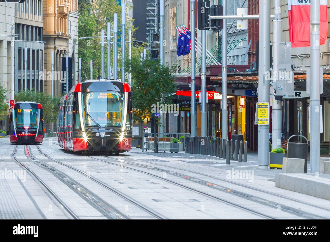 Un tram leggero su George Street a Sydney, Australia. Foto Stock