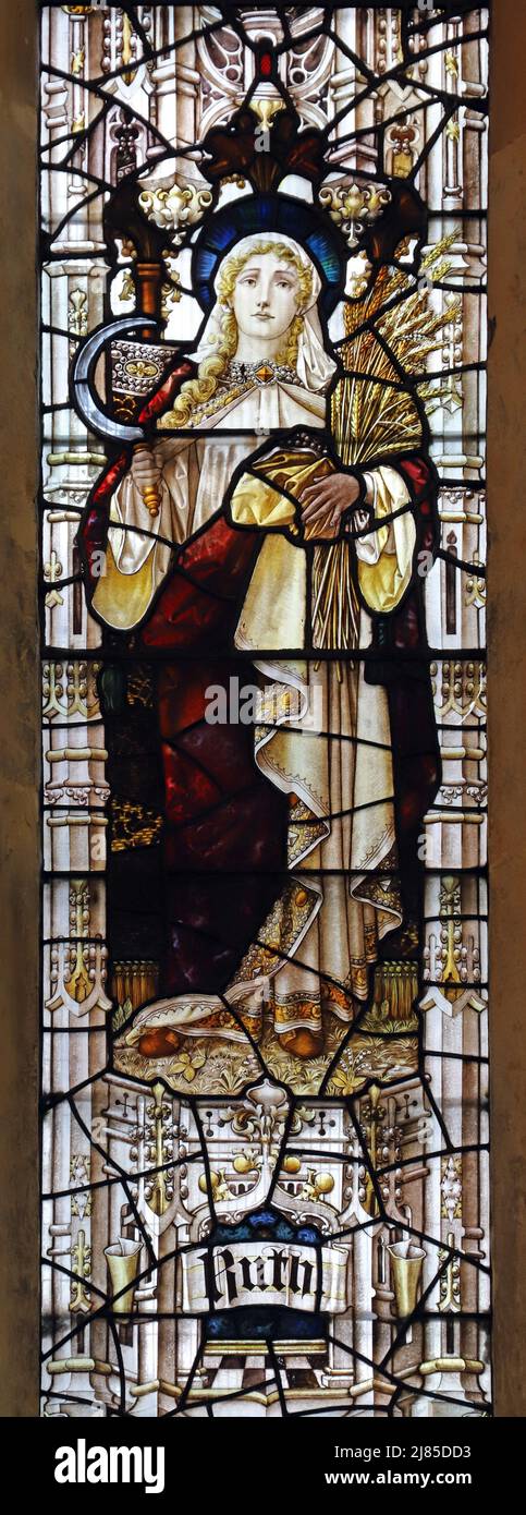 Vetrata di Percy Bacon & Brothers raffigurante il personaggio del testamento antico Ruth, All Saints Church, Evesham Foto Stock
