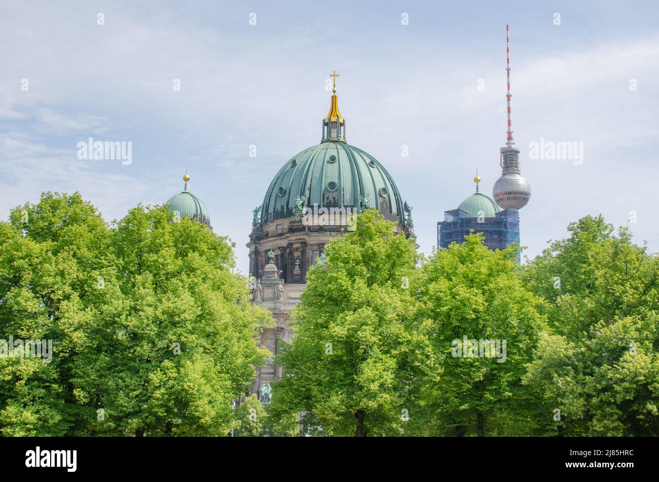 Berlino- Dom: Die Oberpfarr- und Domkirche zu Berlin in der Mitte der Stadt. Besichtigung, Gottesdienste und vielfältige Veranstaltungen Foto Stock