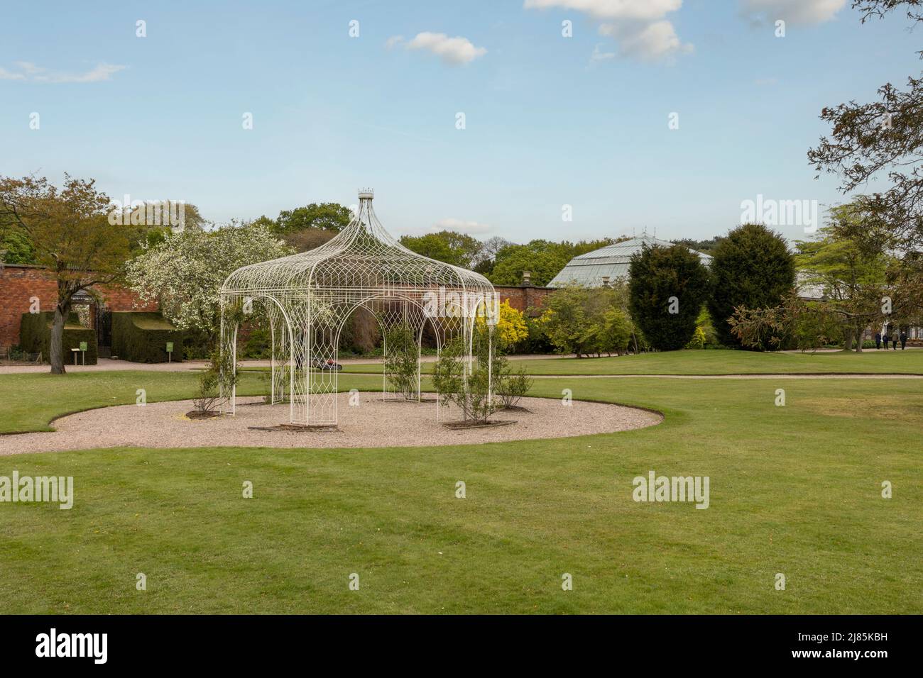 parco pubblico e giardini molto curati per i visitatori Foto Stock