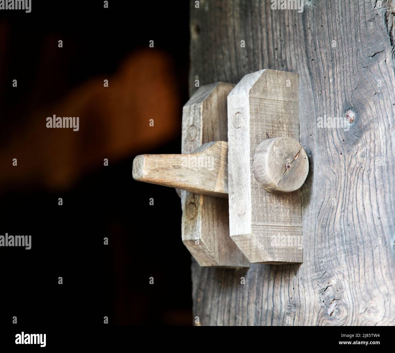 Vecchia serratura tradizionale in legno Foto Stock