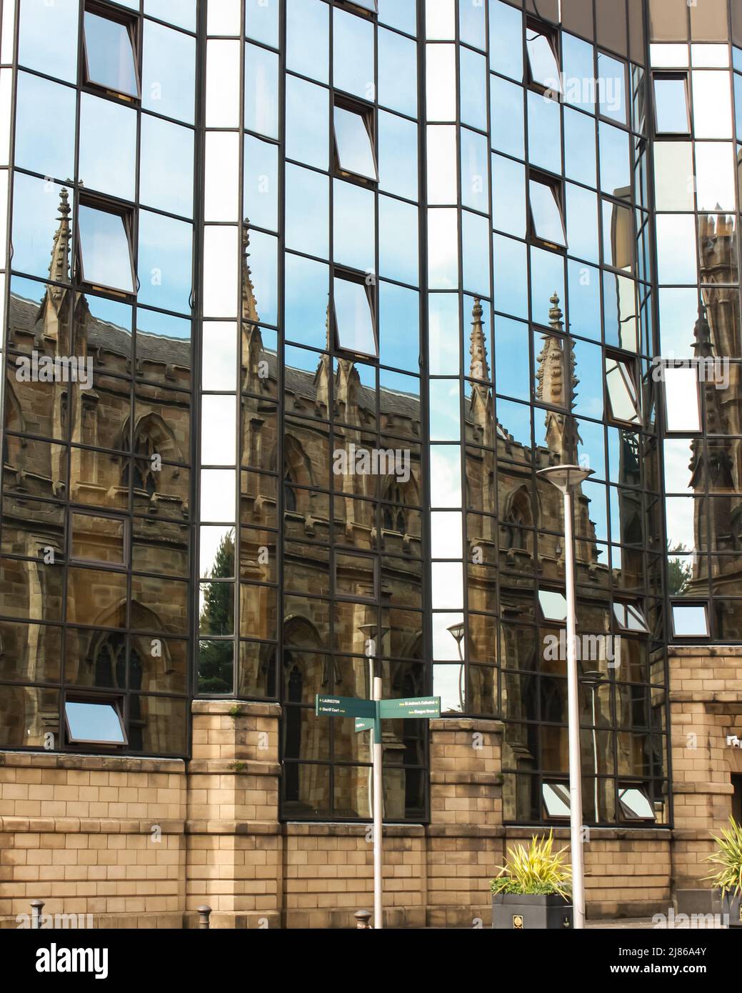 Cattedrale Reflection Glasgow Foto Stock