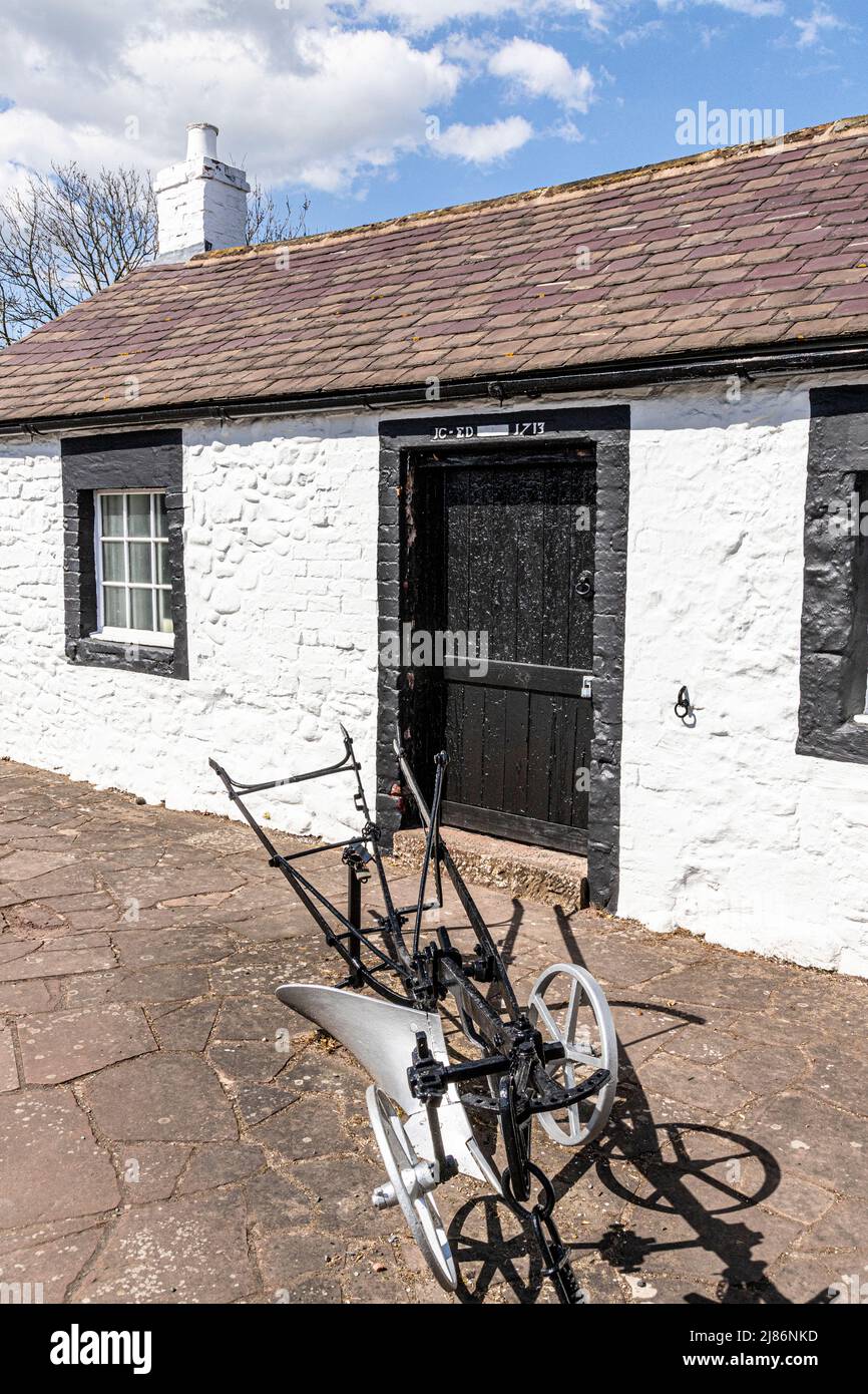 Il famoso Old Blacksmiths Shop, sede del matrimonio con l'incudine, a Gretna Green, Dumfries & Galloway, Scozia, Regno Unito Foto Stock
