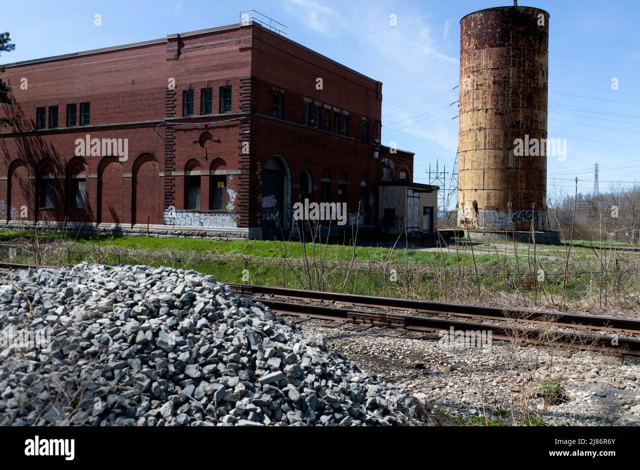 Vecchio edificio di fabbrica abbandonato esterno. Cascate del Niagara, Ontario, Canada. Foto Stock