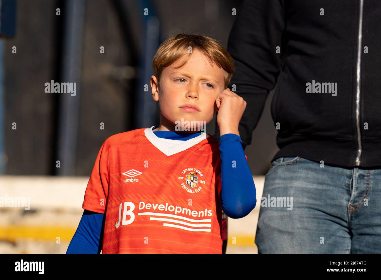 Luton, Regno Unito. 13th maggio 2022. I tifosi di Luton Town girano il gioco stasera a Luton, Regno Unito il 5/13/2022. (Foto di Richard Washbrooke/News Images/Sipa USA) Credit: Sipa USA/Alamy Live News Foto Stock