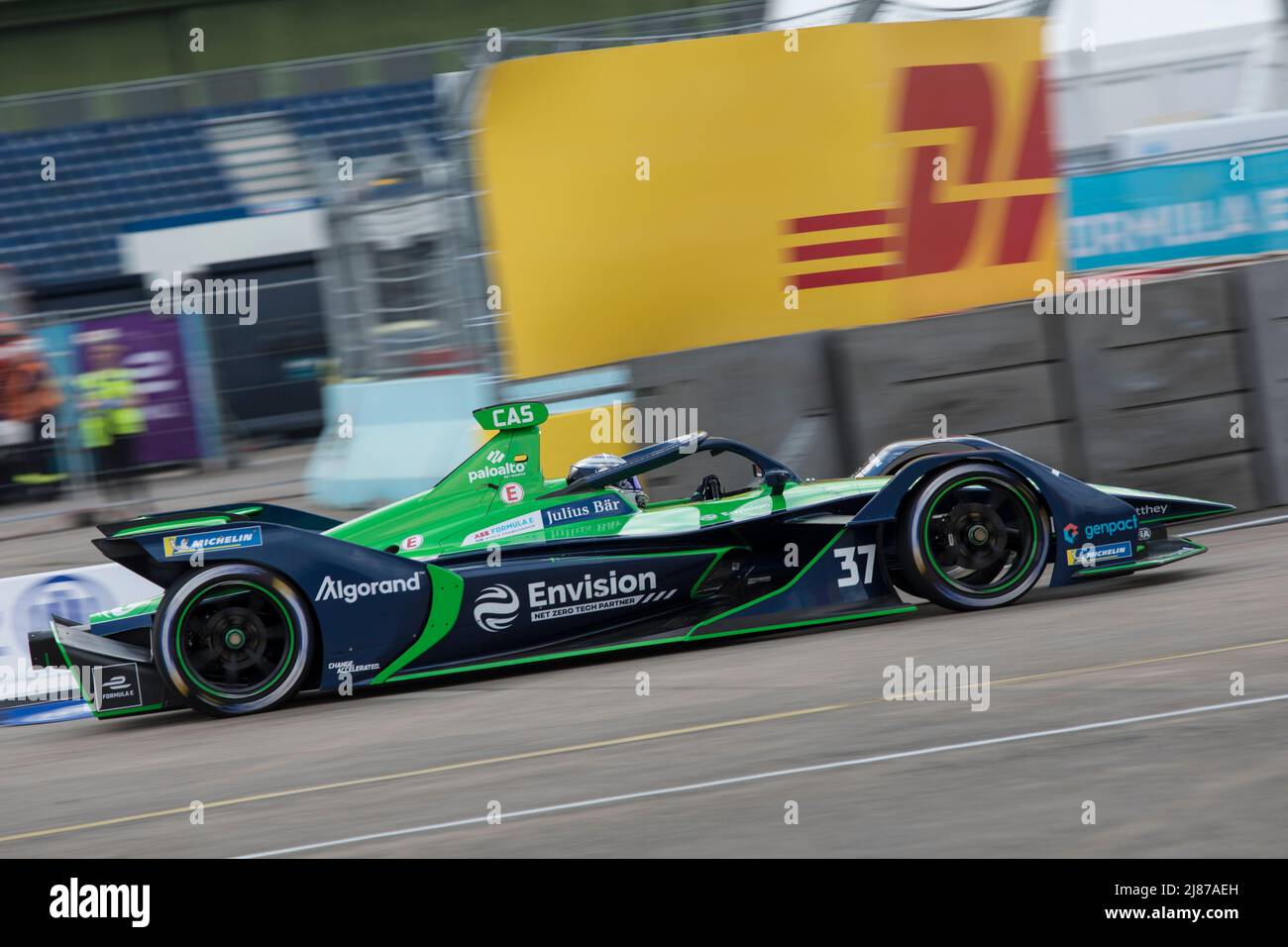 Berlino, Germania, 13th maggio 2022. 2022 Shell Recharge Berlin e-Prix, 2021-22 ABB FIA Formula e World Championship, Tempelhof Airport Circuit a Berlino, Germania Foto: #37 Nick CASSIDY (NZL) di Envision Racing © Piotr Zajac/Alamy Live News Foto Stock