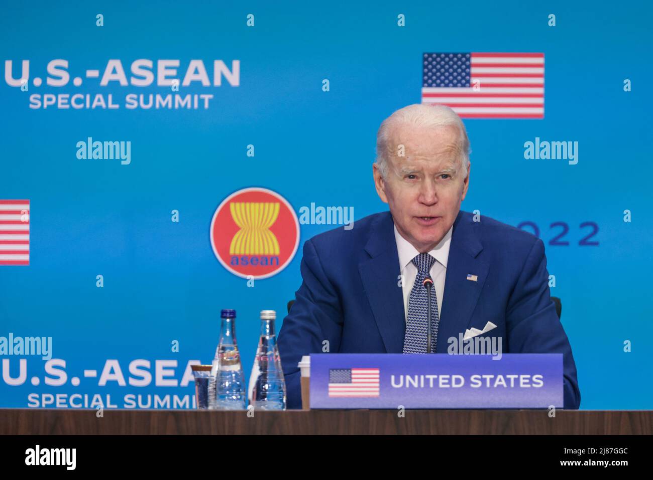 Washington DC, Stati Uniti. 13th maggio 2022. Washington DC, Stati Uniti. 13th maggio 2022. Il Presidente Joe Biden partecipa al Summit Speciale USA-ASEAN per commemorare 45 anni di relazioni tra Stati Uniti ed ASEAN e rafforzare il ruolo centrale dell'ASEAN nel fornire soluzioni sostenibili alle sfide più pressanti della regione, tenutosi venerdì 13 maggio 2022 presso il Department of state, Harry S. Truman Building a Washington, DC. Photo by Oliver Contreras/UPI Credit: UPI/Alamy Live News Credit: UPI/Alamy Live News Foto Stock