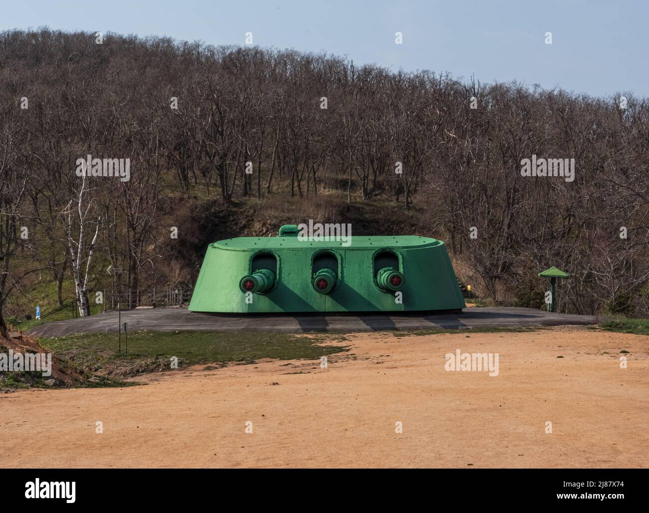Voroshilov batteria - nave torre pistole sull'isola russa. Foto di alta qualità Foto Stock
