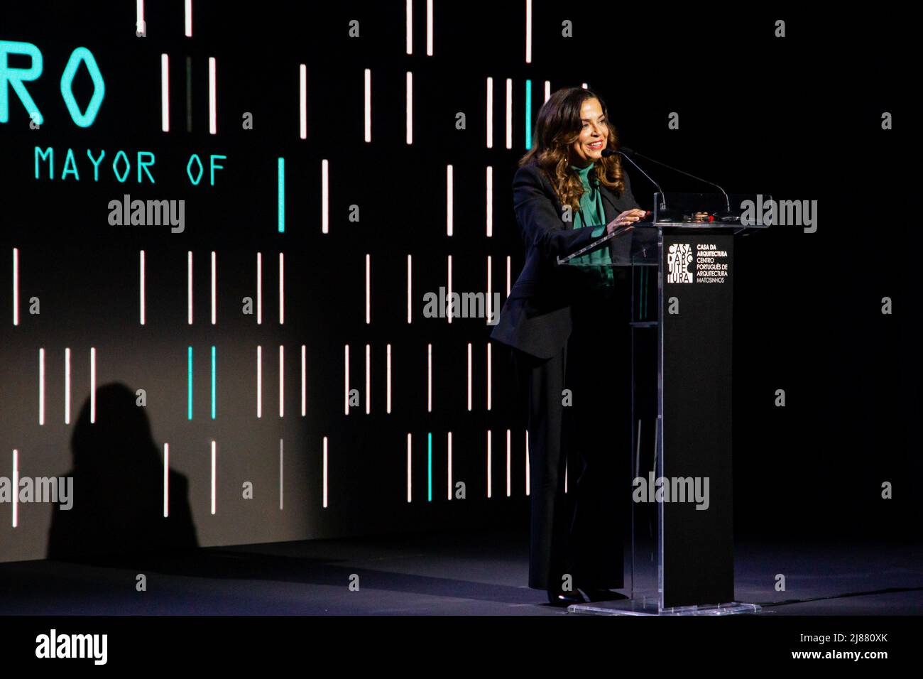 Matosinhos, Portogallo. 14th maggio 2022. La Camera Municipale di Matosinhos Luisa Salgueiro parla il giorno di apertura della nuova piattaforma digitale, che contiene l'intero archivio digitale, un negozio online e una realtà virtuale dove i visitatori da qualsiasi parte del mondo possono muoversi nel museo. Inaugurazione della piattaforma digitale, della casa/museo di architettura di Matosinhos, alla quale ha partecipato il Presidente della Camera Comunale di Matosinhos Luisa Salgueiro, il primo Ministro del Portogallo AntÛnio Costa e il Presidente della Casa de Arquitectura de Matosinhos Josè Manuel Foto Stock