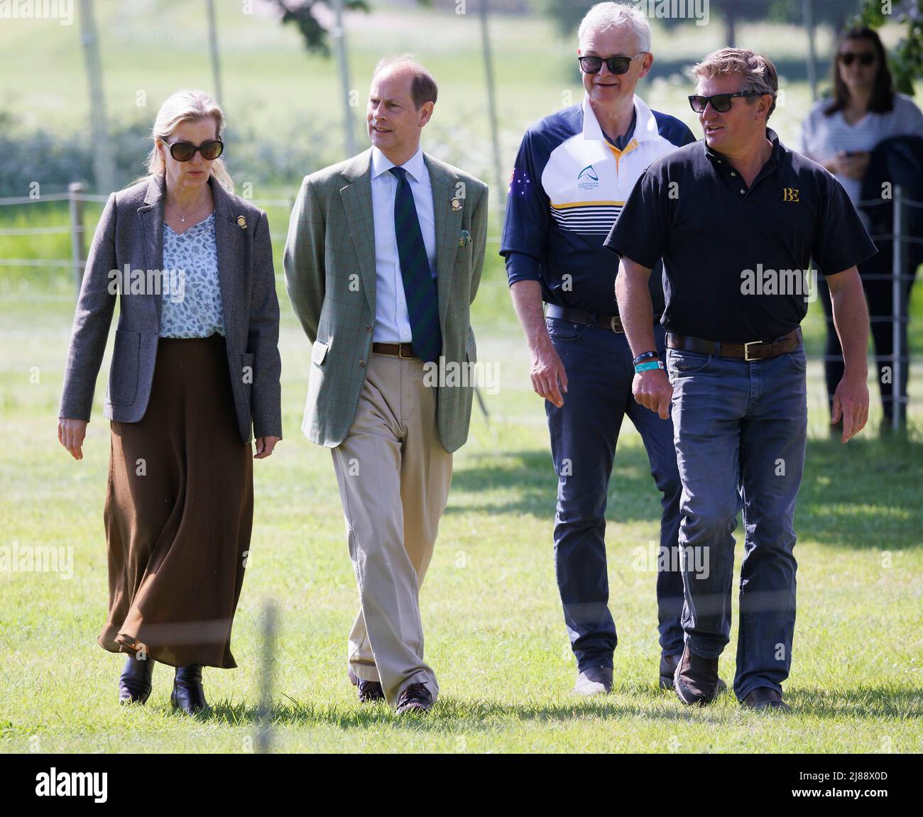 Windsor, Regno Unito. 14th maggio 2022. Sophie, la contessa di Wessex e il Principe Edoardo sono dati un tour del corso di guida internazionale Land Rover da Boyd Exell (estrema destra) al giorno 3 del Royal Windsor Horse Show, situato nei giardini privati del Castello di Windsor. La prima edizione del 1943, quest'anno, cade nell'anno giubilare del platino della Regina Elisabetta II Photo credit: Ben Cawthra/Sipa USA **NO UK SALES** Credit: Sipa USA/Alamy Live News Foto Stock