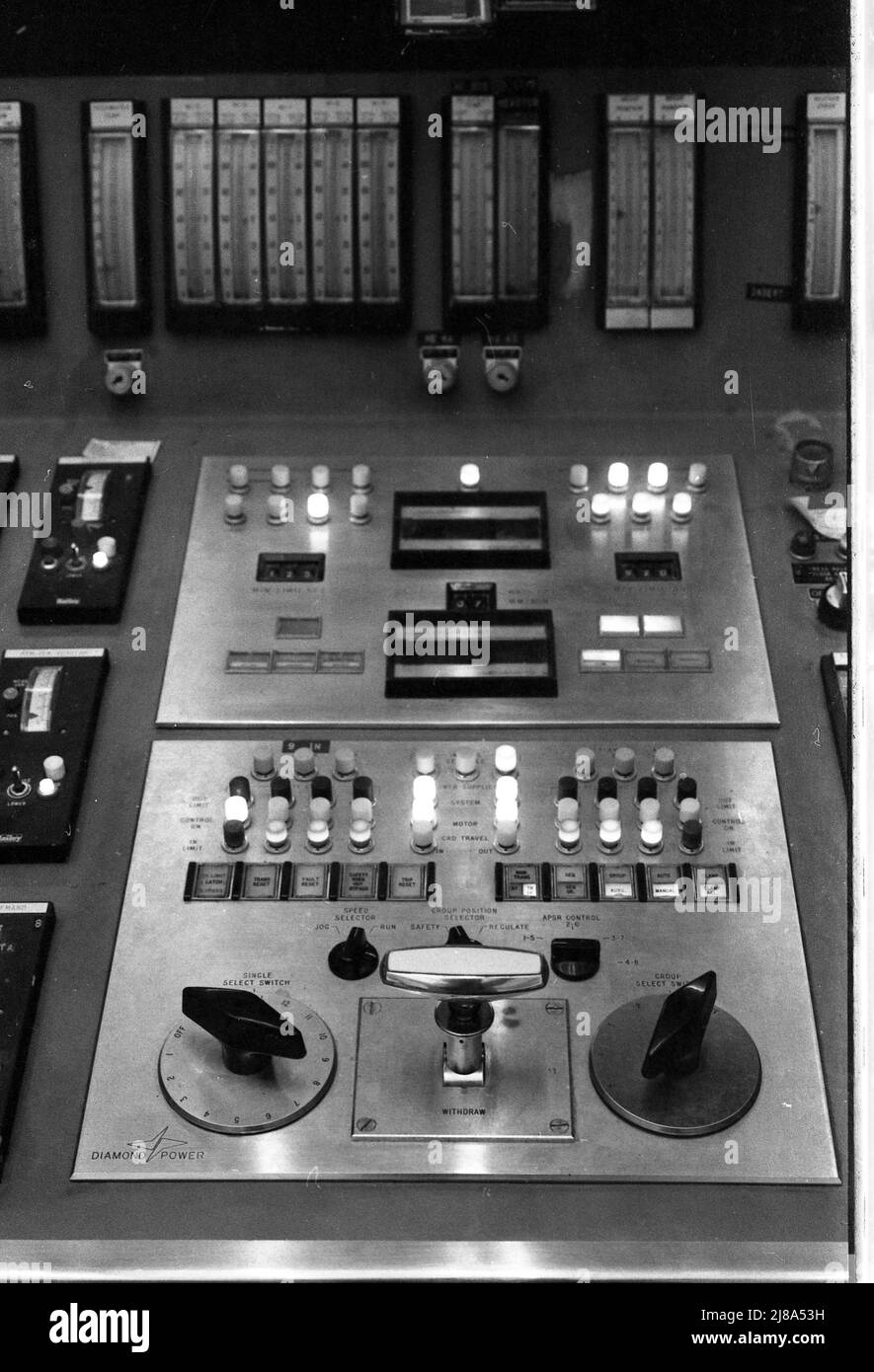 Centrale nucleare di Oconee in South Carolina, gestita dalla Duke Power Company 1979, identica alla centrale di Three Mile Island che ha avuto un incidente di fusione. Questa è la sala di controllo con tutti i comandi e i monitor complessi. Foto Stock