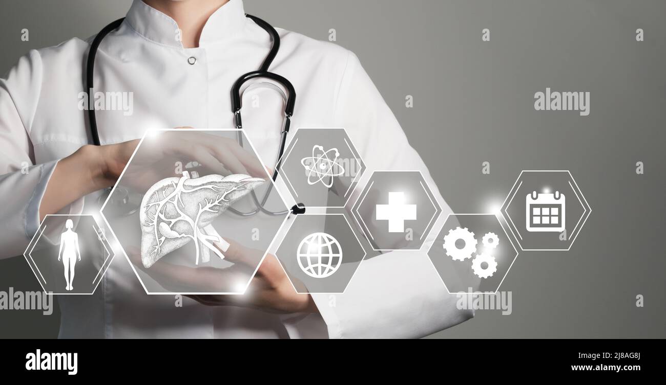 Telemedicina e il concetto di recupero del fegato umano. Tavolozza dei colori grigi, spazio di copia per il testo. Foto Stock