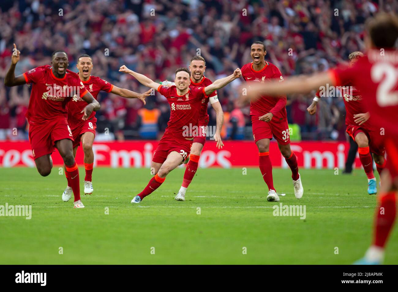 LONDRA, REGNO UNITO. MAGGIO 14th Liverpool festeggia durante la finale di fa Cup tra Chelsea e Liverpool al Wembley Stadium di Londra sabato 14th maggio 2022. (Credit: Federico Maranesi | MI News) Credit: MI News & Sport /Alamy Live News Foto Stock