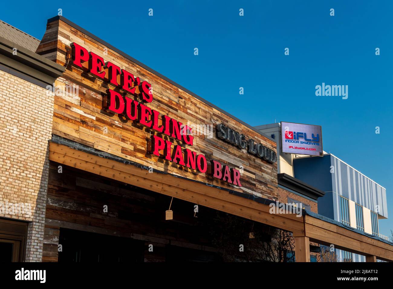 Rosemont, il - 23 APRILE 2022: Esterno del piano Bar Pete's Dueling Foto Stock