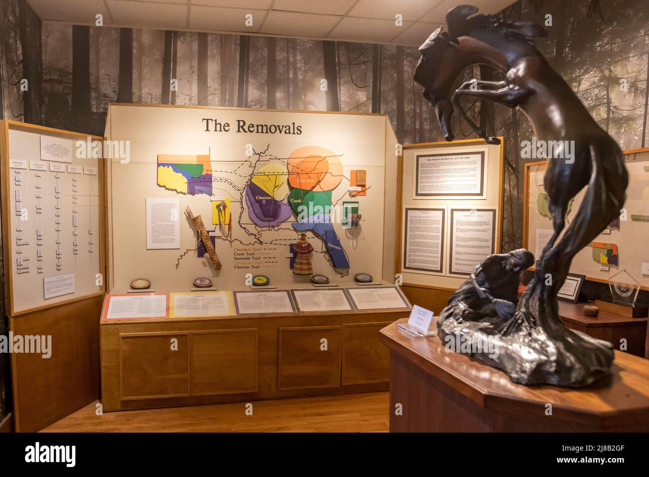 Muskogee, Oklahoma - il museo delle cinque tribù civilizzate. Il museo racconta la storia delle cinque tribù - il Choctaw, Cherokee, Muscogee (Creek), Chickas Foto Stock