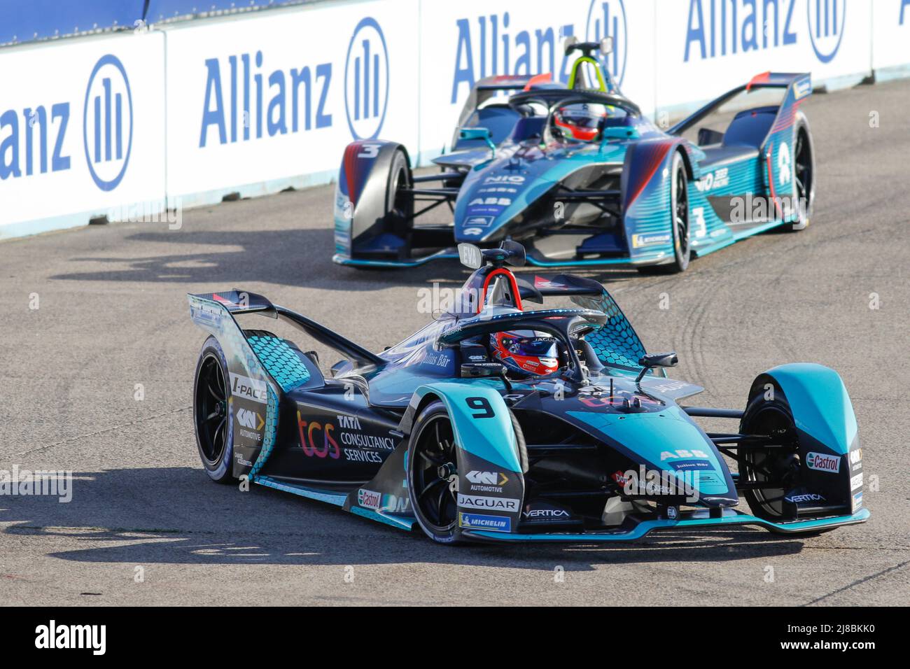 Berlino, Germania, 15th maggio 2022. 2022 Shell Recharge Berlin e-Prix, Round 8 del Campionato del mondo di Formula e ABB FIA 2021-22, Tempelhof Airport Circuit a Berlino, Germania nella foto: #9 Mitch EVANS (NZL) di Jaguar TCS Racing durante la prima sessione di prove © Piotr Zajac/Alamy Live News Foto Stock