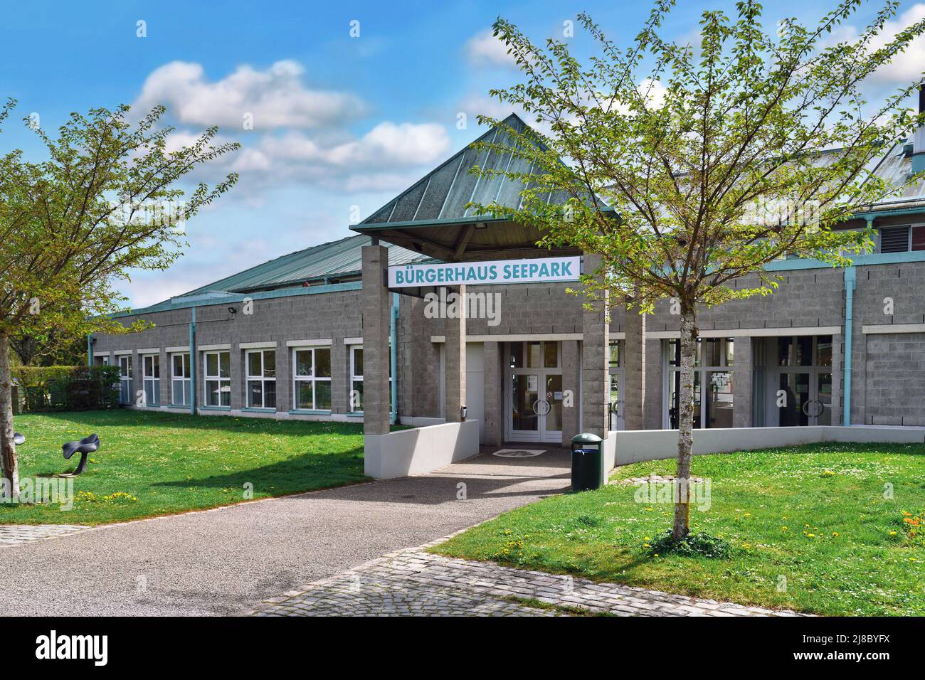 Friburgo, Germania - Aprile 2022: Costruzione del centro comunitario 'Seepark' Foto Stock