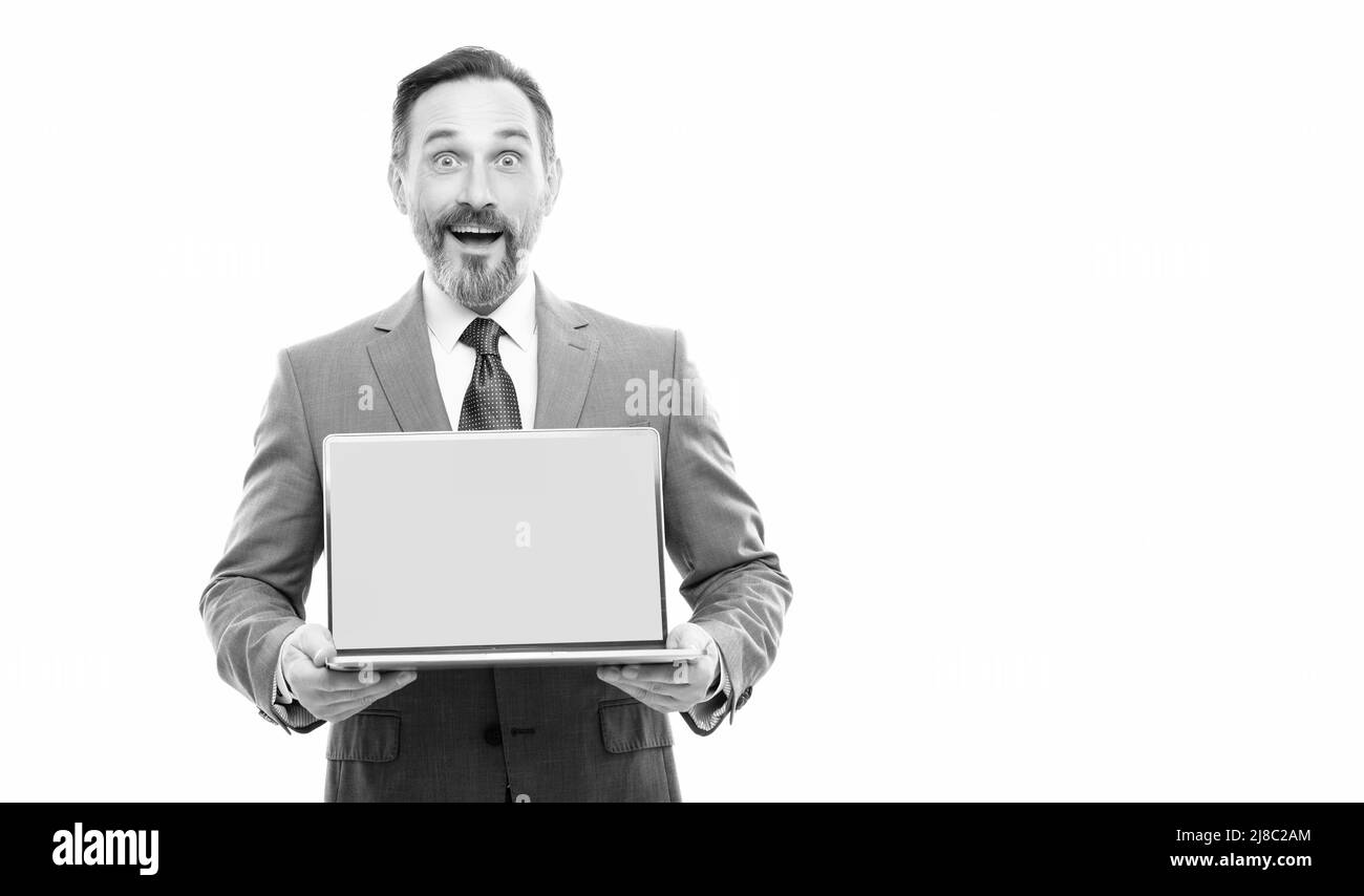 uomo d'affari stupito che presenta il prodotto. presentazione sul computer. videoconferenza. Foto Stock