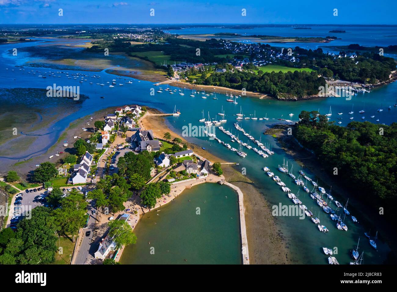 Francia, Morbihan, Golfo di Morbihan, Vannes, la penisola di Conleau e il porto (vista aerea) Foto Stock