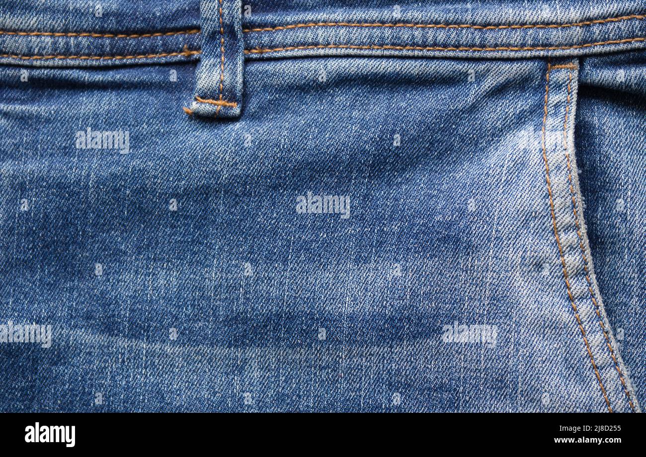 Tasca per jeans. Scatto qualitativo di jeans blu. Pantaloni tessili jeans da uomo o da donna. Foto Stock