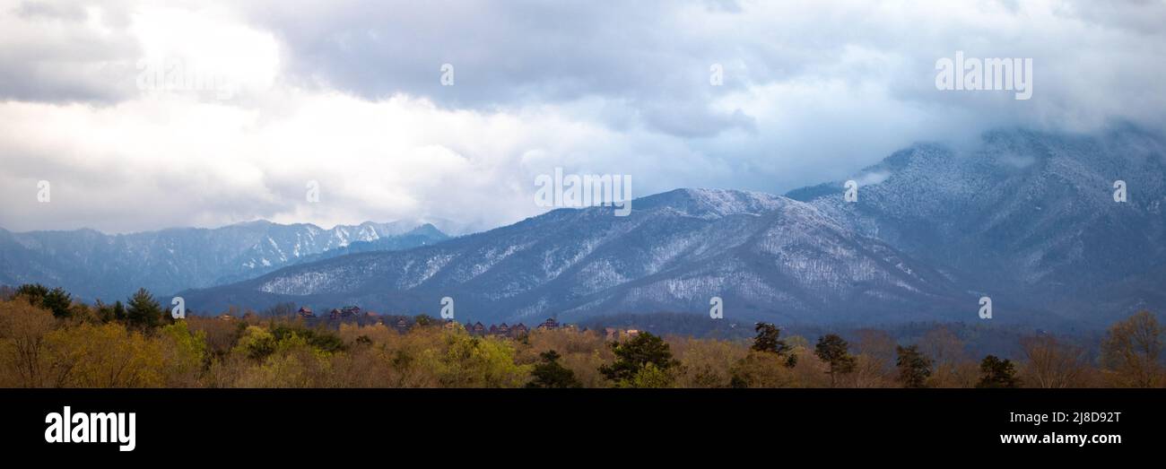 Le Great Smoky Mountains ricoperte di neve, Pigeon Forge, Tennessee. Foto Stock