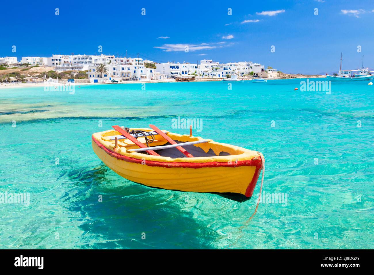 Al porto di pescatori dell'isola di Koufonisi, una piccola e bella isola nel complesso delle Cicladi, Mar Egeo, Grecia, famosa per le acque limpide e la tranquillità. Foto Stock