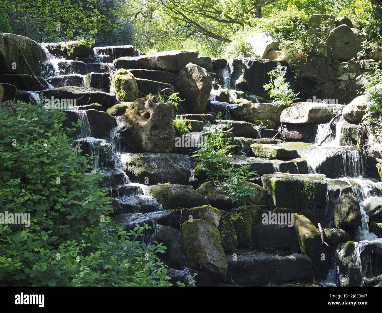 The Cascade at Virginia Water Berkshire Inghilterra UK Foto Stock