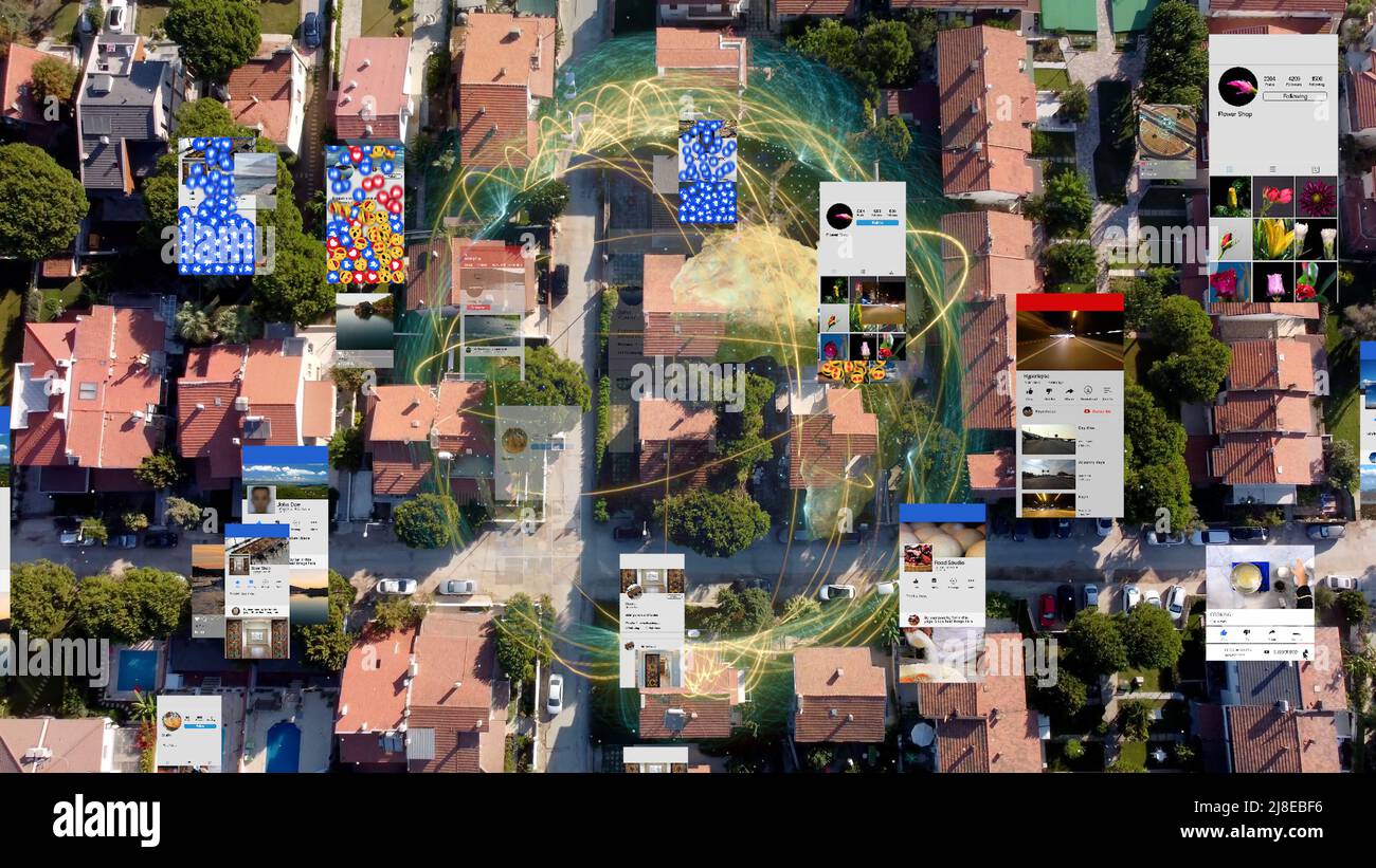 Città futuristica connessa ai social media. Visione high tech di izmir. Realtà aumentata. Foto Stock