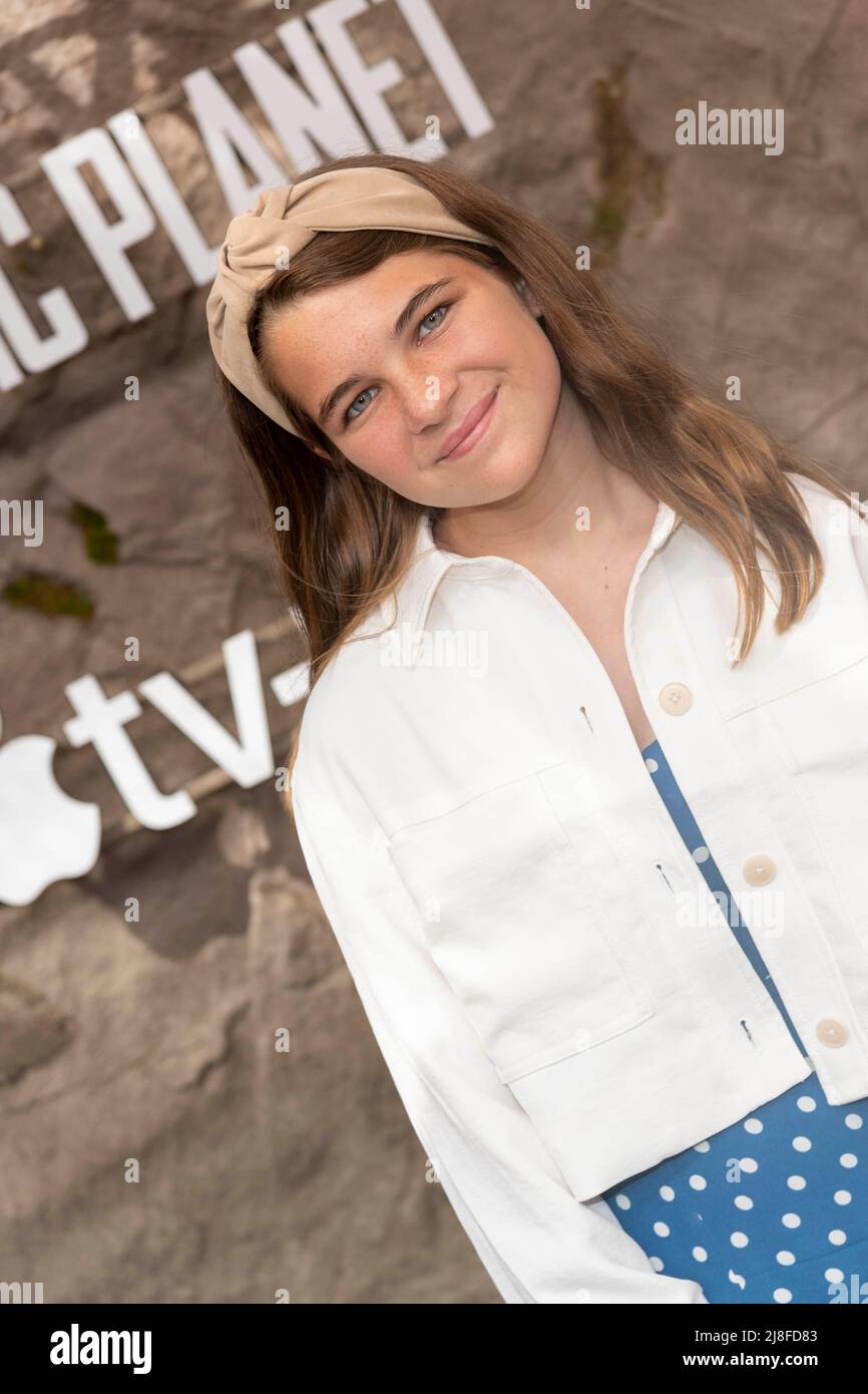 Los Angeles, Stati Uniti. 15th maggio 2022. Raegan Revord partecipa alla Premiere of Apple TV s 'Prehistoric Planet' all'AMC Century City Mall, Los Angeles, CA il 15 maggio 2022 Credit: Eugene Powers/Alamy Live News Foto Stock