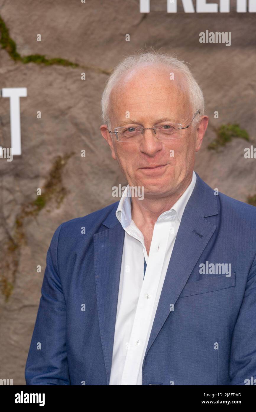 Los Angeles, Stati Uniti. 15th maggio 2022. Mike Gunton partecipa alla Premiere of Apple TV s 'Prehistoric Planet' all'AMC Century City Mall, Los Angeles, CA il 15 maggio 2022 Credit: Eugene Powers/Alamy Live News Foto Stock