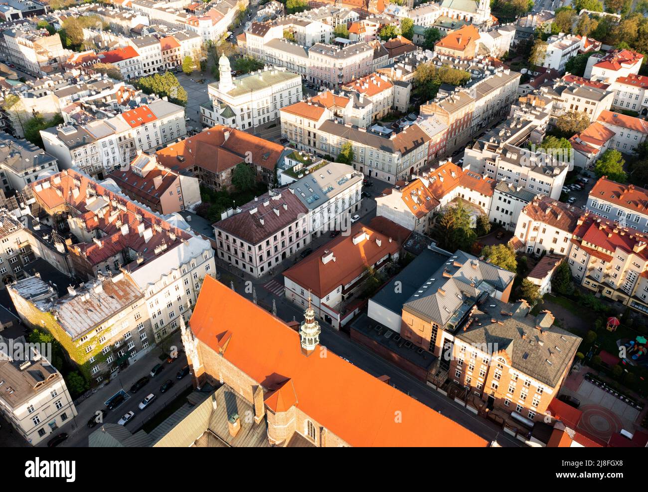 Cracovia, Polonia. 9th maggio 2022. (NOTA DEI REDATTORI: Immagine scattata con drone).veduta aerea del distretto di Kazimierz. (Credit Image: © Alex Bona/SOPA Images via ZUMA Press Wire) Foto Stock