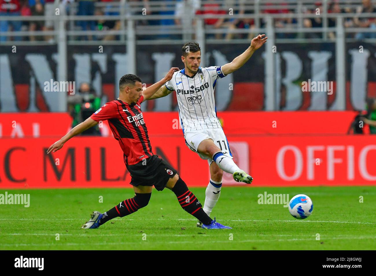 Milano, Italia. 15th maggio 2022. Remo Freuler (11) di Atalanta ha visto nella serie una partita tra AC Milan e Atalanta a San Siro a Milano. (Photo Credit: Gonzales Photo/Alamy Live News Foto Stock