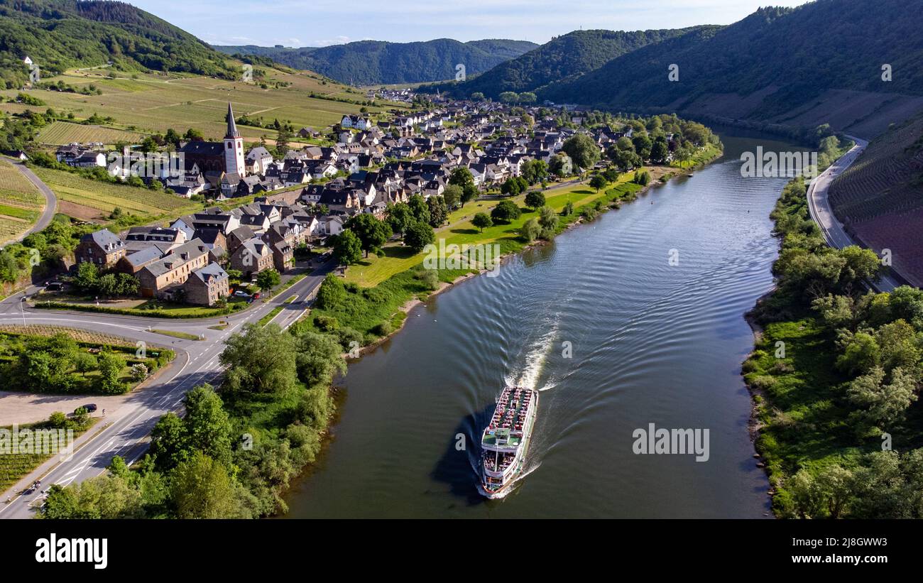 Tour in barca sul fiume Mosselle, Bruttig - Fankel, Valle della Mosella, Germania Foto Stock